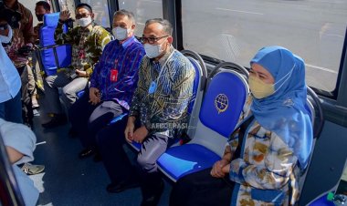 Pemprov Jatim Bakal Siapkan Strategi Penganggaran Pengadaan Mobil Listrik