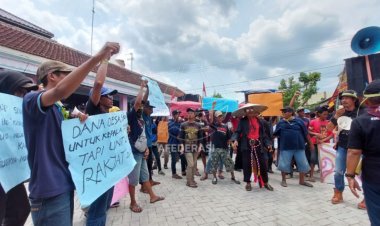 Dirasa Tak Pro Rakyat, Kades Kepung Diminta Turun Jabatan