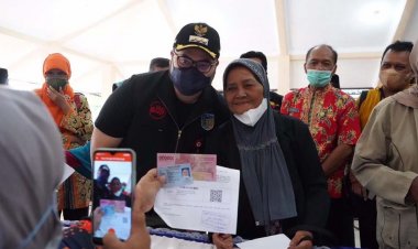 Pastikan Tepat Sasaran, Mas Dhito Pantau Langsung Penyaluran BLT BBM