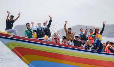 Khofifah Pastikan Nelayan Sendang Biru Tak Kekurangan Suplai Solar untuk Melaut