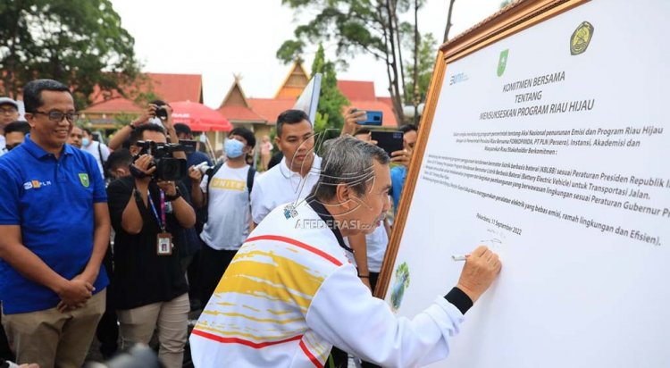 Kampanye Energi Bersih, PLN Gandeng Pemda Riau Gelar Konvoi Kendaraan Listrik