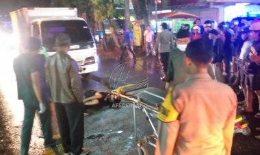 Adu banteng dengan Truk Box, Pemotor  Tulungagung Tewas Ditempat