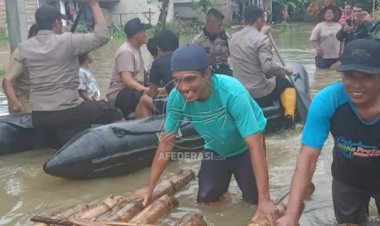 Dinkes Distribusikan Obat-Obatan Untuk Korban Banjir di Ngranti