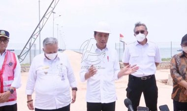 Jokowi Tinjau Progres Pembangunan Pelabuhan Tanjung Ular