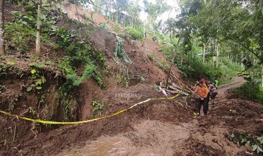 Longsor Desa Nyawangan, 3 Meninggal, 2 Luka