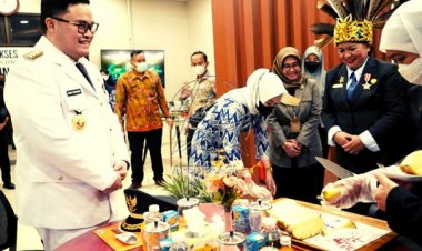 Gubernur Jatim Unggulkan Nanas Pasir Kelud, Mas Dhito Siap Kembangkan Kawasan Budidaya