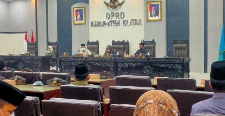 DPRD Blitar Gelar Paripurna Penjelasan Bupati Terhadap Nota Keuangan Rancangan APBD 2023