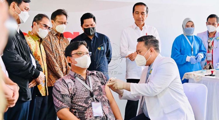 Presiden Jokowi Tinjau Penyuntikan Perdana Vaksin IndoVac