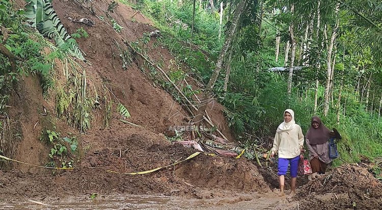 Dalam Dua Pekan, BPBD Kabupaten Kediri Catat 5 Kali Bencana Longsor
