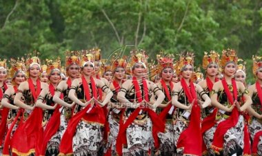 Angkat Tema 'Sumunare Tlatah Blambangan', Festival Gandrung Sewu Banyuwangi Buat Kagum Penonton