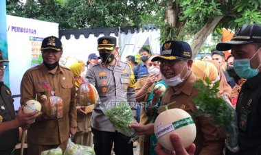 Stabilisasi Harga Pangan, Bupati Maryoto Buka Bazar Pangan Murah