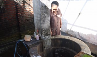 Pasca Banjir Limbah dari PG Mojopanggung, Sumur Warga Sidorejo Tercemar