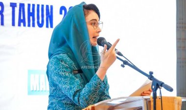 Arumi Bachsin Buka Workshop Gelari Pelangi