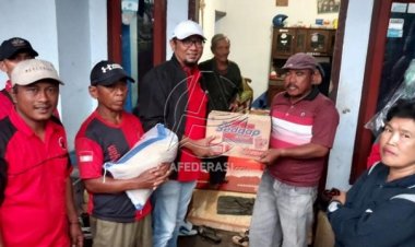 DPC PDI Perjuangan Banyuwangi Bantu Korban Banjir Bandang Kalibaru