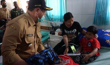 Bupati Maryoto Bebaskan Biaya Pengobatan Korban Longsor di Pagerwojo