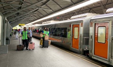 Ribuan Tiket Nataru Diserbu Calon Penumpang