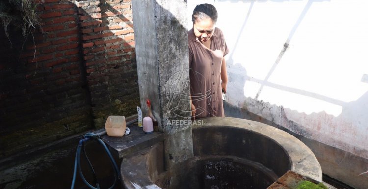 Pasca Banjir Limbah dari PG Mojopanggung, Sumur Warga Sidorejo Tercemar