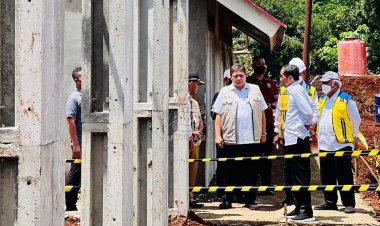 Jokowi Tinjau Progres Pembangunan Rumah Tahan Gempa di Cianjur