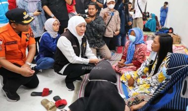 Gubernur Khofifah Tinjau Posko Pengungsian dan Lokasi Dampak APG Semeru