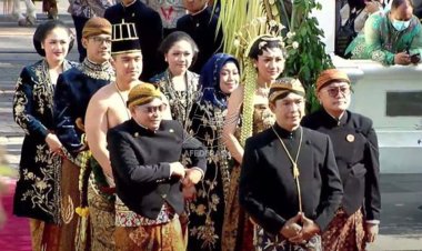 Sarat Tradisi, Pernikahan Putra Bungsu Jokowi Berlangsung Meriah