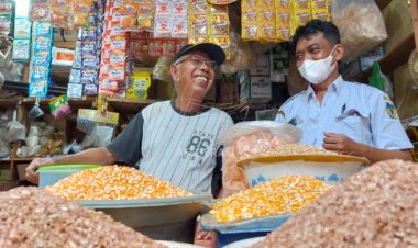 Polisi Bakal Tindak Penimbun Sembako Jelang Nataru