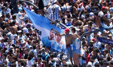 Ratusan Ribu Warga Sambut Meriah Messi dan Timnas Argentina