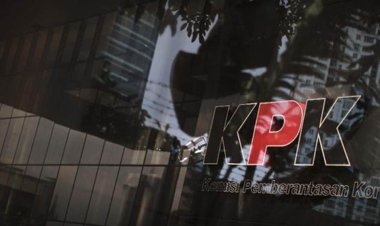 KPK Diduga Geledah Ruang Gubernur Jatim