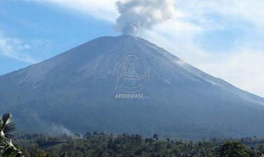 Semeru Masih Siaga, Masyarakat Diimbau Tak Aktivitas di Radius 5km dari Kawah