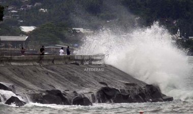 BMKG : Waspada Gelombang Pasang Air Laut di Pesisir Selatan Jatim