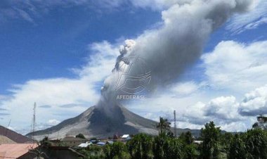 Erupsi 127 Kali, Warga Diminta Tak Mendekati Gunung Marapi Sumbar