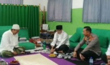 Sandiaga Uno Usai Silaturahmi Dengan KHR Kholil As’ad Syamsul Arifin