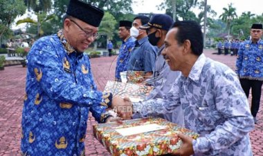 Sekda Asahan Serahkan Mobil Ambulan ke DPK KORPRI