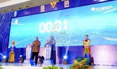 Khofifah Luncurkan IKI Investasi Jatim dan JOSS Gandos di JILFA 2023