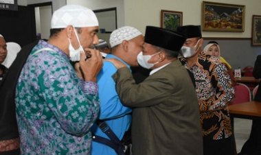Bupati Situbondo Sambut Kedatangan Jamaah Haji