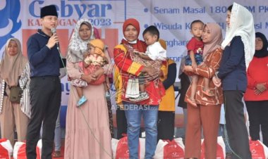 Hadiri Gebyar PKH, Bupati Arifin Apresiasi 11 KPM yang Graduasi Mandiri