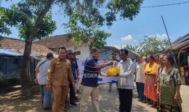 Peringati Hari Pers Nasional, PWI dan Perbasi Tulungagung Bagikan Sembako ke Kampung Pemulung dan Panti Asuhan