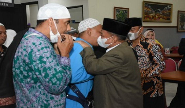 Bupati Situbondo Sambut Kedatangan Jamaah Haji