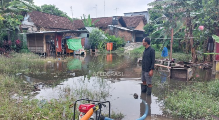Hujan Deras, BPBD Kabupaten Kediri Ingatkan Ancaman Banjir Selokan