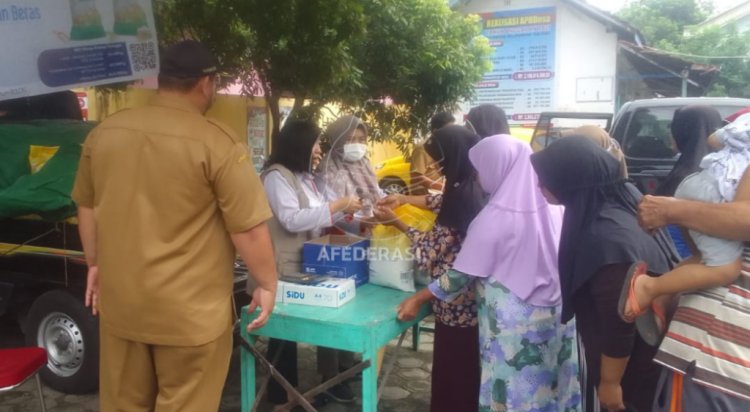 Operasi Pasar, Beras 1,5 Ton Ludes Diserbu Warga Kediri