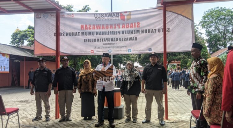 Pengingat 12 Bulan Jelang Pemilu, Bawaslu Kabupaten Kediri Gelar Apel Siaga