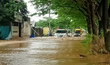 Akibat Tanggul Jebol, Jalur Alternatif Kediri-Jombang Banjir