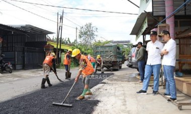 Pastikan Kelayakan, Bupati Arifin Tinjau Perbaikan Jalan