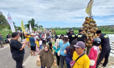 Ribuan Warga Serbu Festival Dhahar Durian di Medowo
