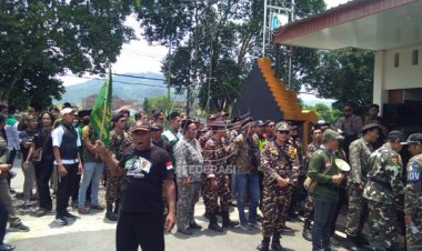 Ratusan Banser Tulungagung Gruduk Polres Trenggalek
