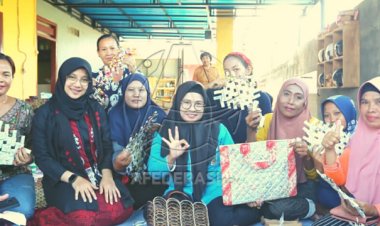 Bunga Desa Bupati Ipuk Dukung Kemandirian Ekonomi Perempuan Kepala Rumah Tangga