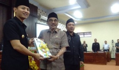 Paripurna DPRD Trenggalek, Penyampaian LKPJ Bupati TA 2022 dan Pembentukan Pansus