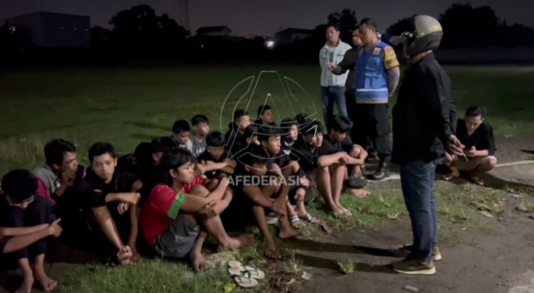 Polisi Amankan Puluhan Remaja Terlibat Perang Sarung di Kediri