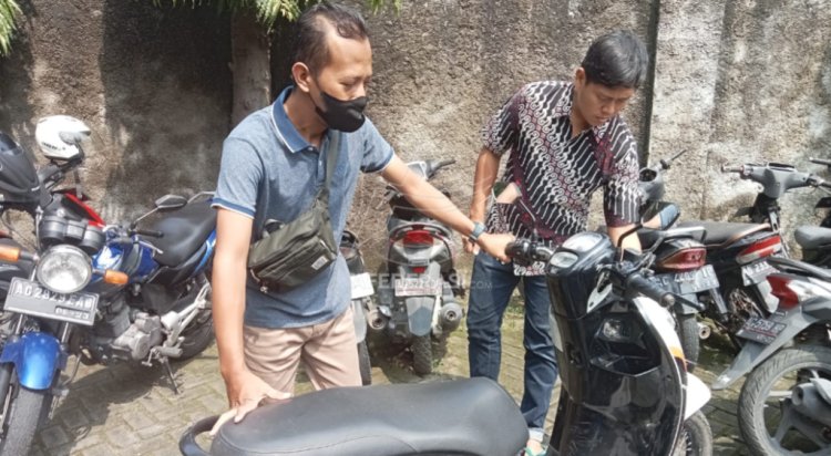 Lagi Asik Main Bola, Pria Asal Kandangan Kehilangan Sepeda Motor, Ini Kronologinya