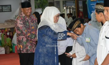 Roadshow Safari Ramadan, Gubernur Jatim Santuni Ribuan Anak Yatim Piatu di Tulungagung