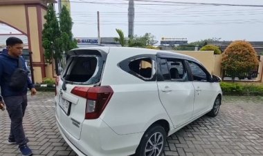 Satu Keluarga Sewa Mobil Jarah Toko Diamuk Massa, Kabur Mobil Nabrak Pengendara